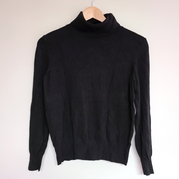 H&M Sweaters - 🔥 H&M Black Basic Turtleneck